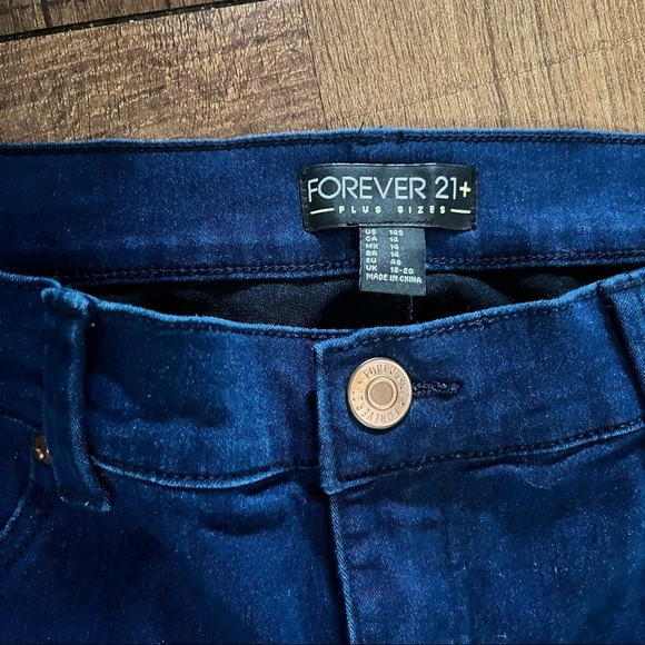 🏷️Forever 21 plus size jeans dark wash sz 14 slim stretchy - Picture 2 of 4